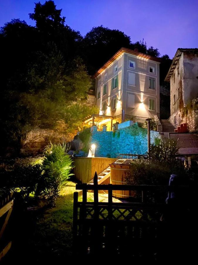 La Casa Sulla Collina Del Castello Vila Breno Exterior foto