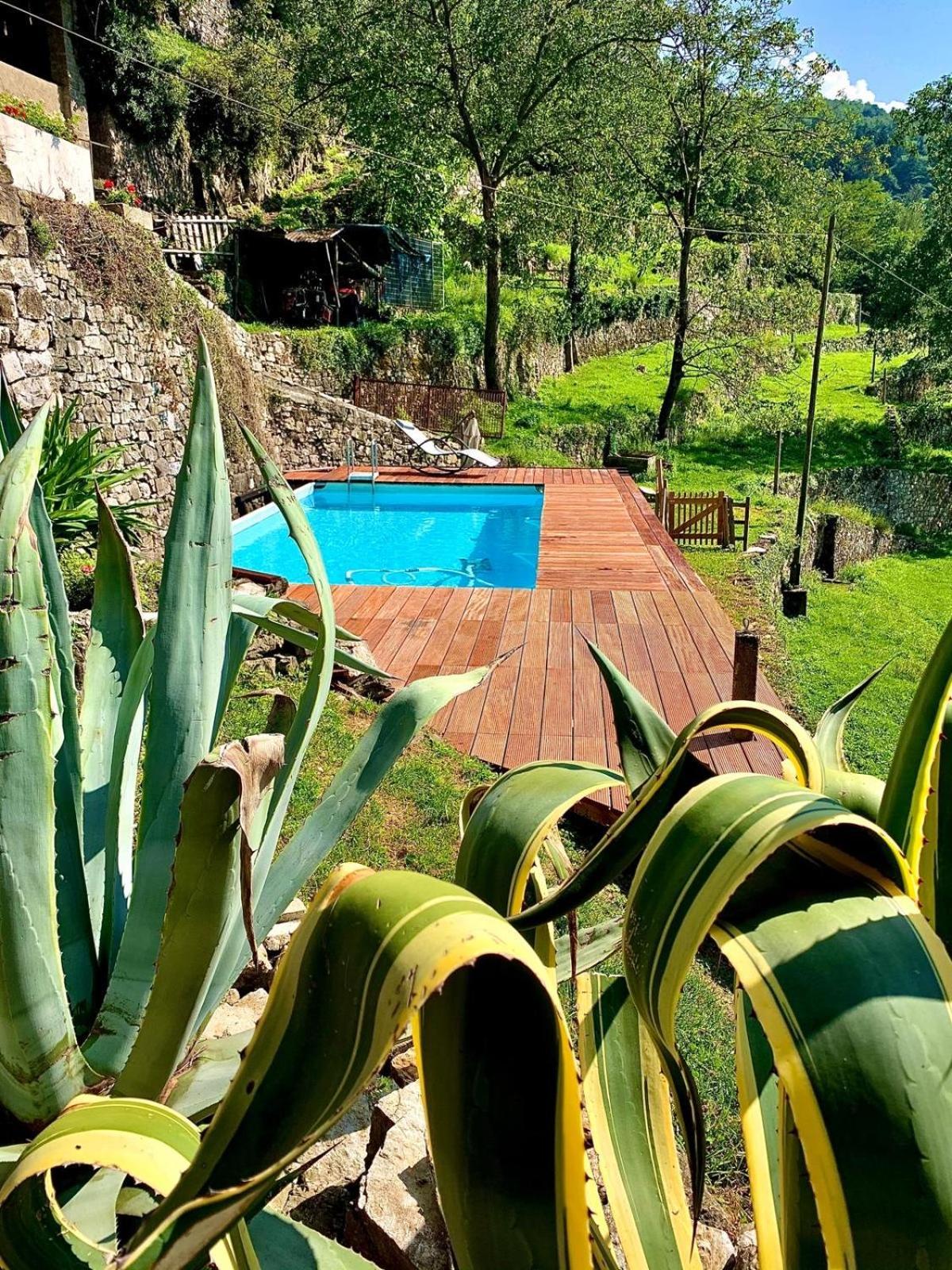 La Casa Sulla Collina Del Castello Vila Breno Exterior foto